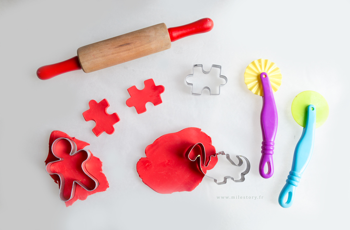 Kit d'outils De pâte à modeler avec extrudeuse de pâte, ciseaux à pâte,  rouleau à pâte à modeler et couteau, 12 outils de pâte à modeler en  plastique pour enfants (couleurs aléatoires)